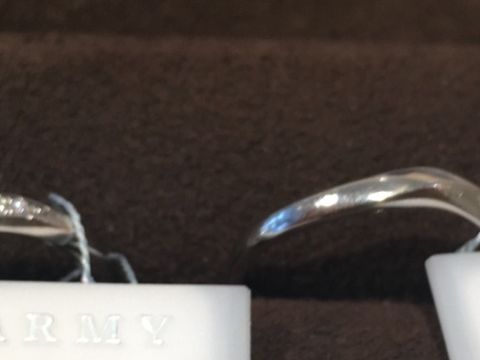 【CHARMY(チャーミー)の口コミ】 ダイヤが入っていてとても綺麗な指輪です。メンズの指輪も太すぎず細すぎ…