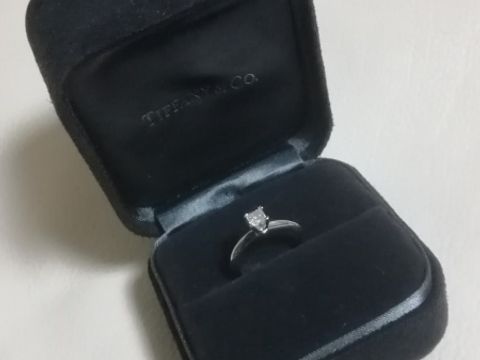 【ティファニー(Tiffany & Co.)の口コミ】 大人っぽく上品なデザインの物を探していました。シンプルなプリンセスカ…