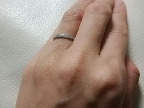 【GALA JEWELRY(ガラジュエリー)の口コミ】 毎日つける結婚指輪でも出来るだけ華やかに！と決めていたので、エタニテ…