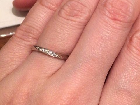 【GALA JEWELRY(ガラジュエリー)の口コミ】 他のブランドも巡り、2人で共通していたのが、①シンプルなストレート②ただ…