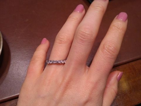 【ティファニー(Tiffany & Co.)の口コミ】 結婚指輪は定番はシンプルなものと思いますが、母がハーフエタニティタイ…