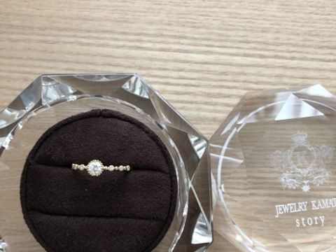 【JEWELRY  KAMATA(ジュエリーかまた)の口コミ】 一目惚れでした！
最初は全然婚約指輪を買う予定はなかったのですが、こち…