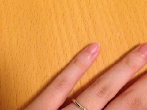 【ラザール ダイヤモンド(LAZARE DIAMOND)の口コミ】 指が綺麗に見えてすっきりとしています。シンプルさの中にも小さめのダイ…