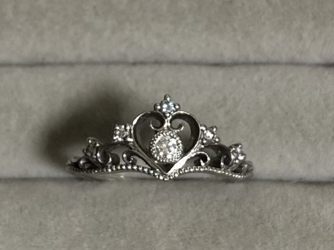 【ケイウノ ブライダル(K.UNO BRIDAL)の口コミ】 普段から身につけられるものが良かったのでダイヤが飛び出していないもの…