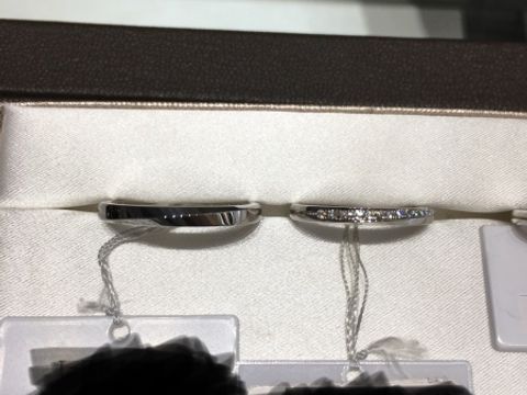 【アイプリモ(I-PRIMO)の口コミ】 シンプルな物からハーフエタニティまでいろいろ見ました。希望はシンプル…