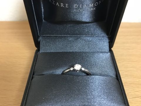 【ラザール ダイヤモンド【取扱店販売】の口コミ】 ダイヤモンドの美しさ。初めて見た時から輝きが他と違い、自分も彼も惹か…