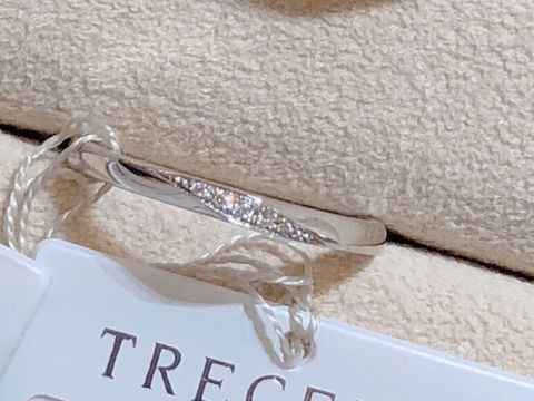 【TRECENTI(トレセンテ)の口コミ】 内甲丸になっており、つけ心地は良いです。また、デザインも派手過ぎず、…