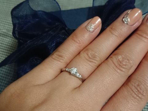 【銀座ダイヤモンドシライシの口コミ】 決めてはデザインでした。シンプルであり、ダイヤモンドのカットもエクセ…