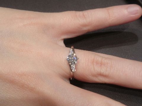 【ケイウノ ブライダル(K.UNO BRIDAL)の口コミ】 複数のお店で指輪を見ましたが、決まった指輪の土台のデザインからダイヤ…