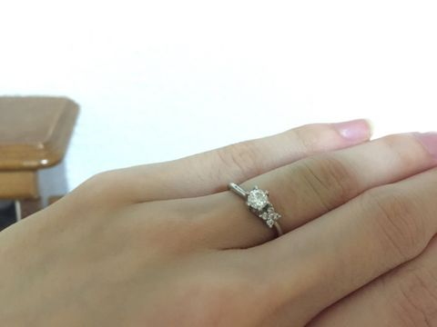 【アイプリモ(I-PRIMO)の口コミ】 手が大きく指が細長いので重厚感のある指輪が似合わず細いデザインのもの…