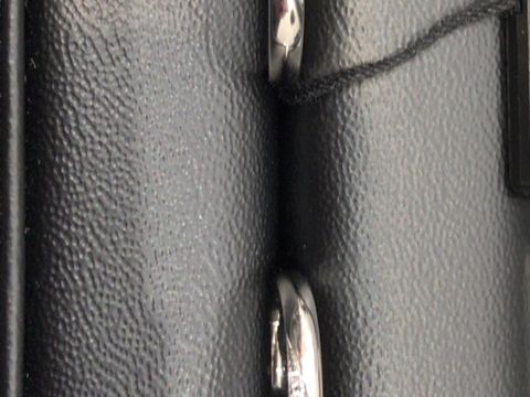 【ラザール ダイヤモンド(LAZARE DIAMOND)の口コミ】 鍛造製法なので作りがしっかりしています。
重厚感があってインパクトがあ…