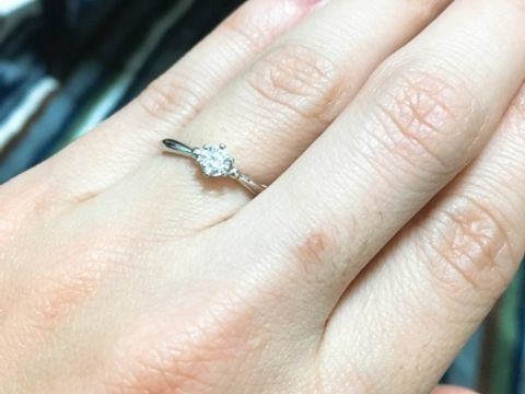 【カオキ　ダイヤモンド専門卸直営店の口コミ】 ダイヤモンドがとても透明感があり良かった！カラットも丁度良いサイズで…