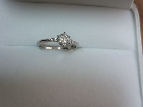 【ブライダルリング＆リフォームMIYAMOTOの口コミ】 主人の母の指輪をいただき、その指輪を持ってリメイクしてもらえるという…