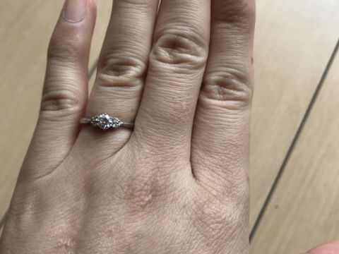 【ギンザタナカブライダル(GINZA TANAKA BRIDAL)の口コミ】 旦那様が1人で買いに行ってくれたものです。とても可愛らしいデザインで気…