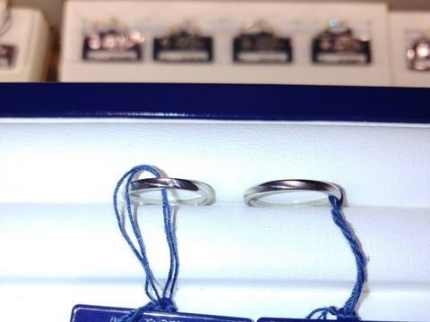 【ROYAL ASSCHER(ロイヤル・アッシャー)の口コミ】 デザインと付け心地です。
ありそうでない、上品で素敵なデザインが夫婦と…