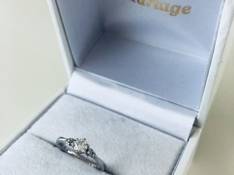 【Mariage ent(マリアージュエント)の口コミ】 プロポーズの際、主人がダイヤだけ先に選んでくれていて、仮止めのリング…