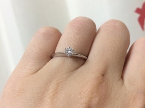 【ティファニー(Tiffany & Co.)の口コミ】 彼が選んでくれました。ティファニーの中でも一番定番を選んだそうです。…