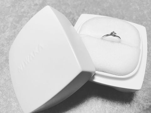 【俄(にわか)の口コミ】 ダイヤの周りにメレダイヤが散りばめられていて、さらにウエーブもあるの…