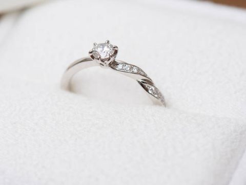 【LUCIE(ルシエ)の口コミ】 デザイナーさんと話しながら、私の名前が素敵ですねと言ってくださり、そ…