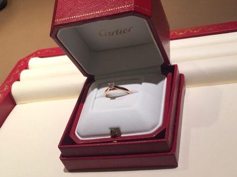 【カルティエ(Cartier)の口コミ】 元々持っているアクセサリーはゴールド系ばかりでした。婚約指輪および結…