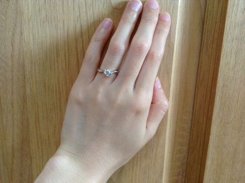 【4℃ BRIDAL(ヨンドシーブライダル)の口コミ】 ジュエリーには疎かったので、百貨店に入っているお店なら間違いないと思…