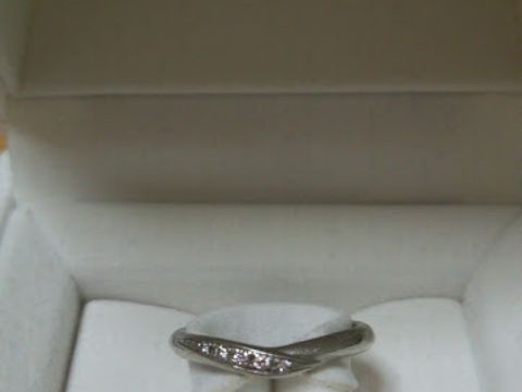 【STAR JEWELRY(スタージュエリー)の口コミ】 主人と同じデザインにしたかったので、普段指輪をしない主人でもつけやす…