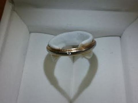 【STAR JEWELRY(スタージュエリー)の口コミ】 ダイヤがシンプルで、目立ちすぎず、でもさびしくないポイントになってい…