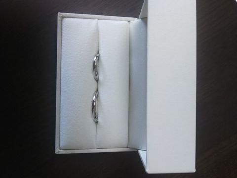 【insembre(インセンブレ)の口コミ】 シンプルで値段が二人で10万程度のものをを探していました。プラチナでか…