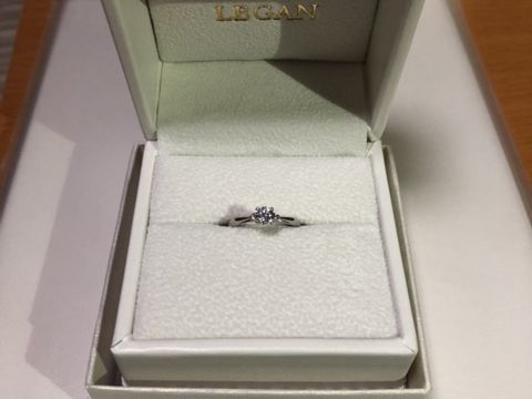 【LEGAN(レガン)の口コミ】 最初は婚約指輪の方は買わないつもりでお店へ行きましたが店長さんから
絶…