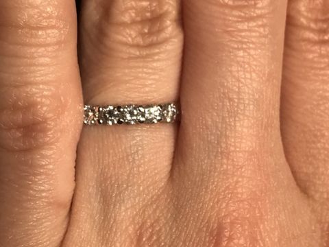 【CHRISTIAN BAUER(クリスチャンバウアー)の口コミ】 ダイヤ自体は大きくないのですが、石の留め方に技術をかけているらしく、…