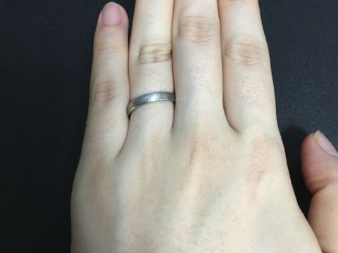 【TANZO.(鍛造指輪)の口コミ】 鍛造という製法で作ってもらえることやこちらの希望するデザインを最大限…