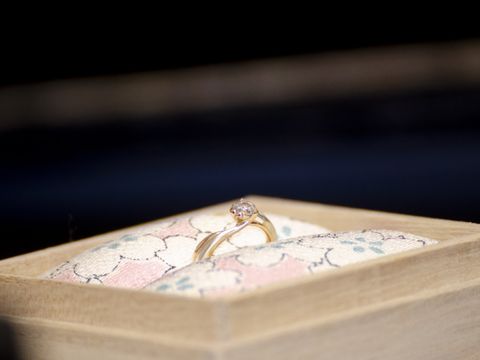 【杢目金屋(もくめがねや)の口コミ】 instagram の広告で桜一輪のデザインを見た瞬間に、この指輪にしようと決…