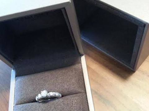 【ショーメ(CHAUMET)の口コミ】 もともとは、いかにも婚約指輪らしいものは避けようと考えていました。
し…