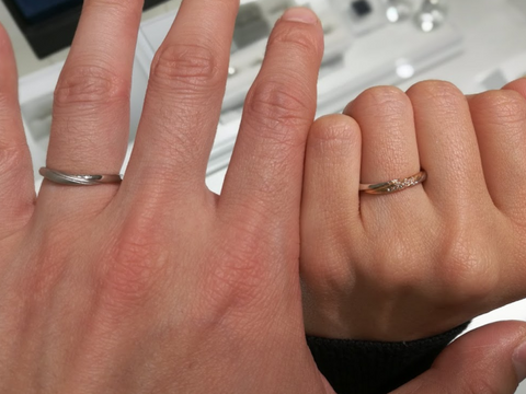 【4℃ BRIDAL(ヨンドシーブライダル)の口コミ】 デザインと価格が豊富のような気がしました。気になっているデザインと価…