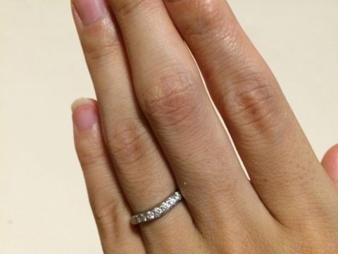 【MIKIMOTO(ミキモト)の口コミ】 毎日つけるリングなので、フィット感があり、ハーフエタニティで輝きの綺…