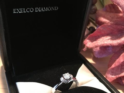 【エクセルコダイヤモンド(EXELCO DIAMOND)の口コミ】 リアンフィ二のリボンのデザインには永遠の絆という意味が込められている…