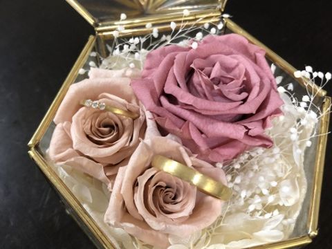 【カオキ　ダイヤモンド専門卸直営店の口コミ】 一からオリジナルでデザインを決めれるところがいいと思います。マリッジ…