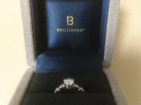【BRILLIANCE+(ブリリアンスプラス)の口コミ】 初めてのプロポーズでわからないことが多く、たくさんインターネットで調…