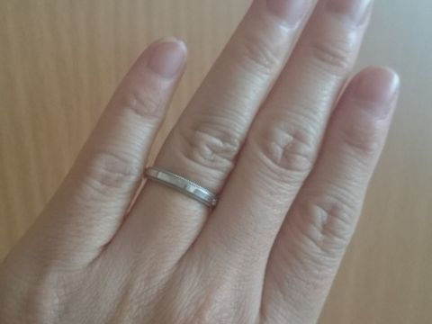 【ラザール ダイヤモンド(LAZARE DIAMOND)の口コミ】 結婚指輪は毎日つけるものなので、邪魔にならないシンプルなデザインが良…
