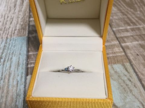 【ケイウノ ブライダル(K.UNO BRIDAL)の口コミ】 指輪のデザインがとても気に入りました。V字のラインのカーブ具合がちょう…