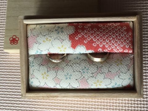 【杢目金屋(もくめがねや)の口コミ】 他にはない変わったデザインがいいと思って探していたところ、日本の刀を…