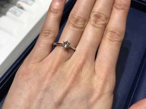 【銀座ダイヤモンドシライシの口コミ】 ブライダルフェアとの事で、ダイヤモンドが仕入れ値にて購入出来ました。
…