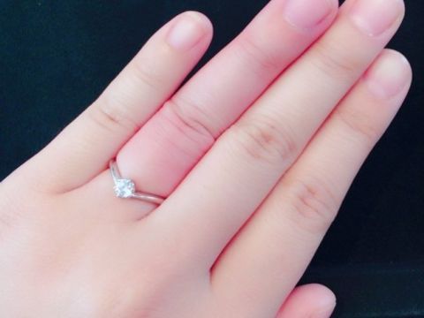 【Foulason(フレゾン)の口コミ】 指が細く見えるデザインを探していると伝えて、ビジュピコの店員さんに出…