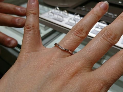 【アイプリモ(I-PRIMO)の口コミ】 つけてみるまではさほど気に入ってなかったのですが、つけてみると細身で…