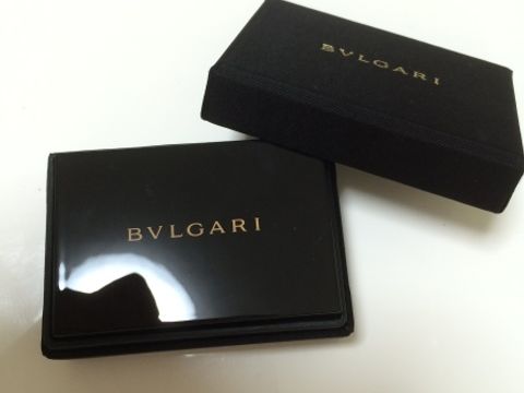 【ブルガリ(BVLGARI)の口コミ】 結婚指輪なのでシンプルなプラチナのものを探していましたが、女性用はそ…