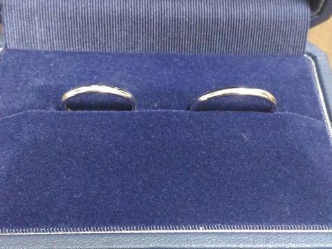 【銀座ダイヤモンドシライシの口コミ】 シンプルで仕事中も着けられるような手になじむデザインのものが欲しいと…