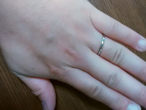 【アイプリモ(I-PRIMO)の口コミ】 シンプルで細めの指輪を探してました。種類が沢山あって優柔不断な僕たち…