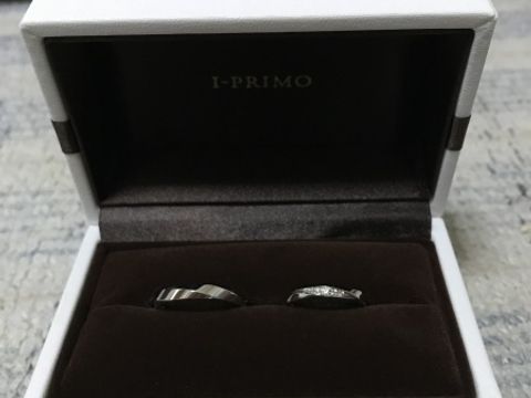 【アイプリモ(I-PRIMO)の口コミ】 指輪のカットが均等に一周されているので
向きを気にすることなく着けてい…