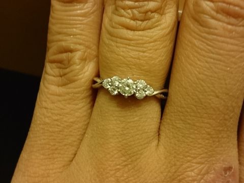 【D&D 144の口コミ】 少し変わったデザインが気に入りました。アームが両方共２股になっている…