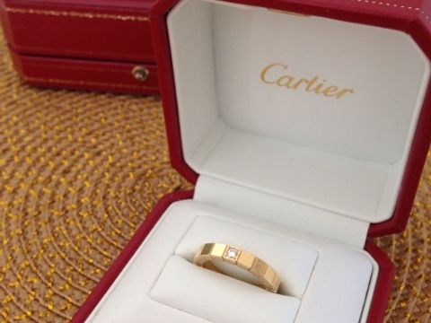 【カルティエ(Cartier)の口コミ】 最初は定番の立爪タイプにしようと思っていましたが、引っ掛かりが気にな…
